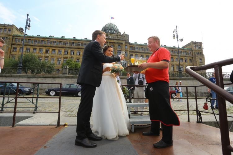 Wedding on boat